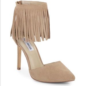 Steve Madden Fringe Pump